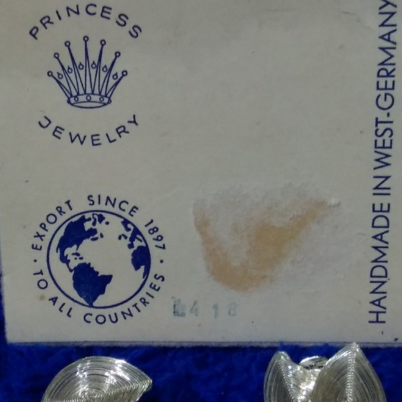 Princess pin and earrings - Picture 2 of 4